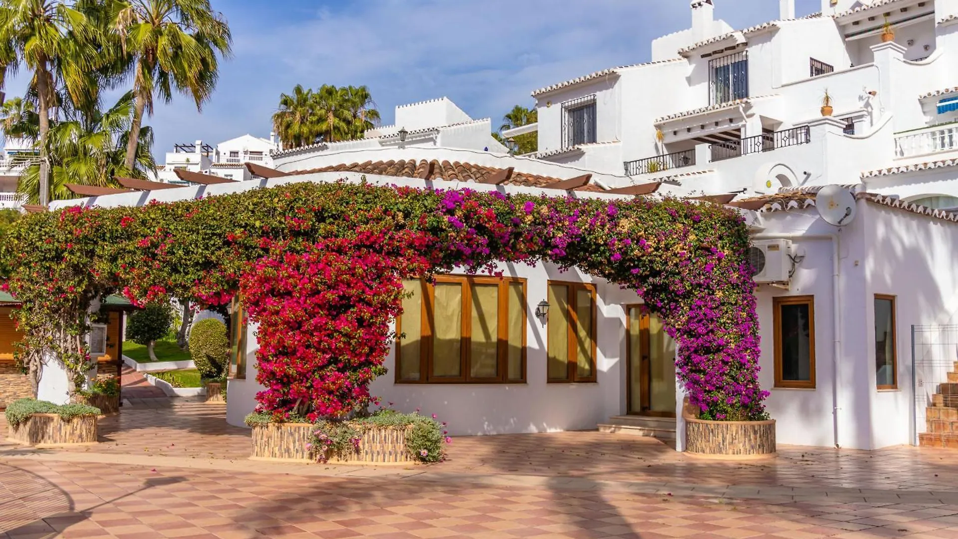 Casablanca 20 Oasis Properties Nerja