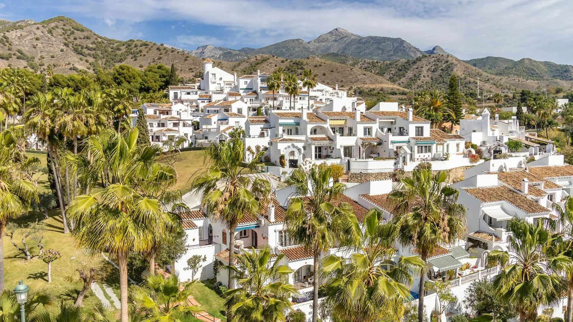 Casablanca 20 Oasis Properties Nerja