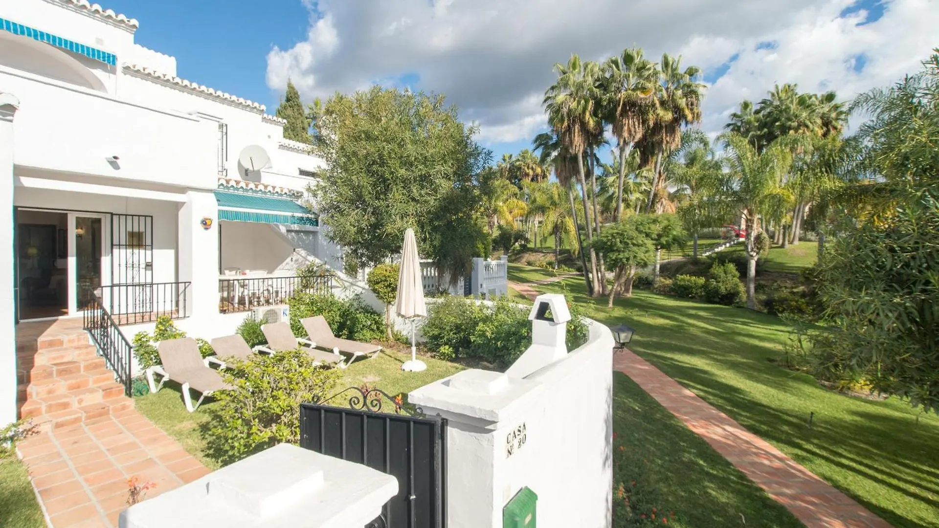 Casablanca 20 Oasis Properties Nerja